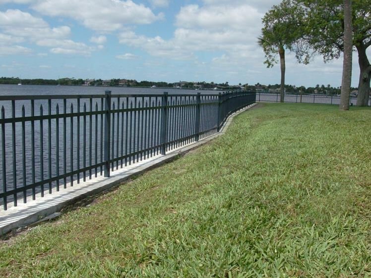 #303 Floridian Aluminum Fence